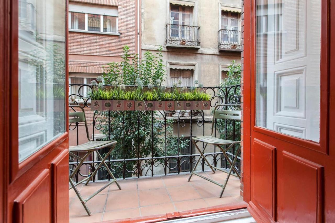 La Casa De La Luna Madrid Buitenkant foto